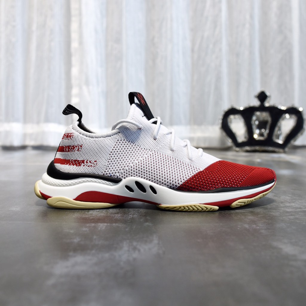 BLG  sneaker